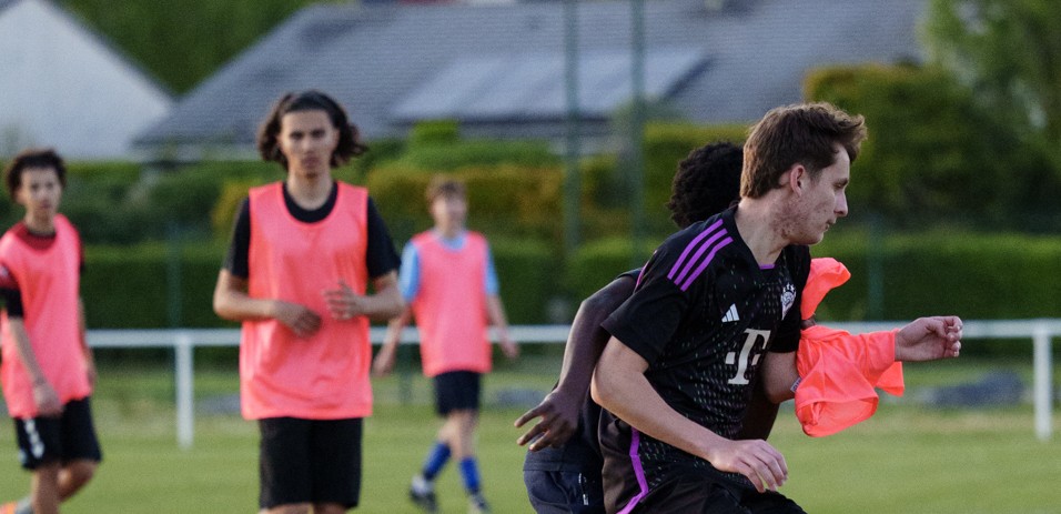 Le groupe au premier entraînement · FC Bezannes · Septembre 2025